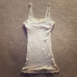 Hollister ivory lace cami with built-in bra size s
